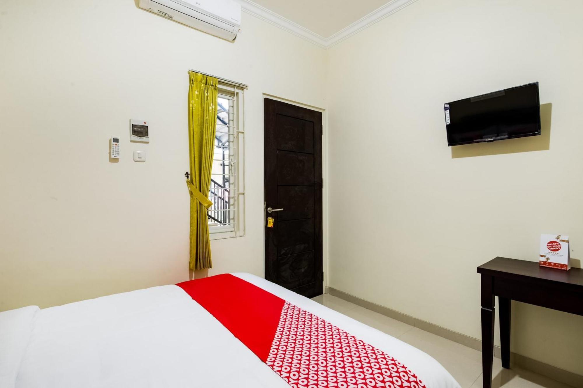 Отель Oyo Life 3398 Griya Rm 19 Syariah Сурабая Экстерьер фото